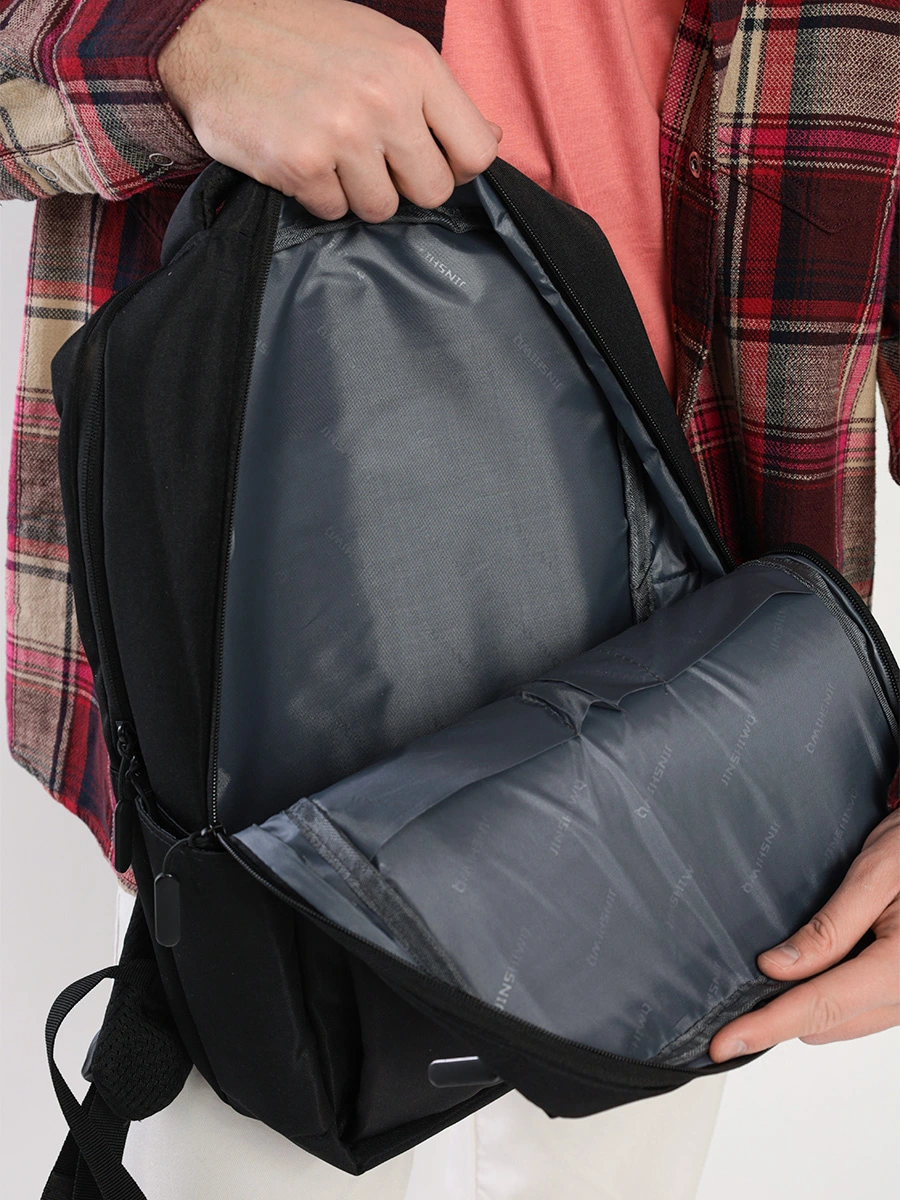 Рюкзак текстильный черного цвета